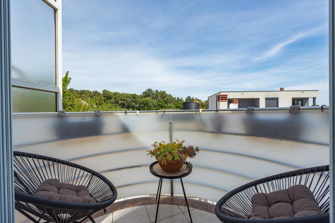 Studio Apartman Marly Appartement Pula Buitenkant foto
